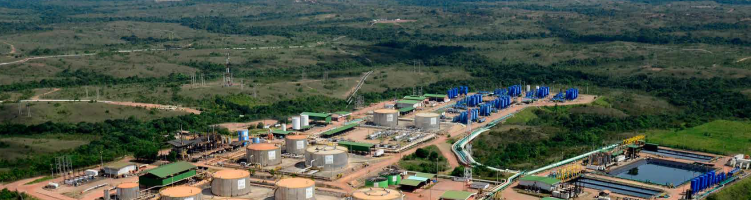 fotografía campo petrolero